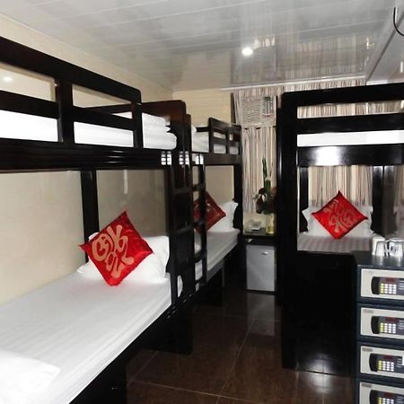 Paris Guest House Хонконг Екстериор снимка